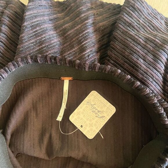 Free People Black Velvet Ribbed High Waisted Flowy Mini Skirt  size xs - Picture 6 of 9